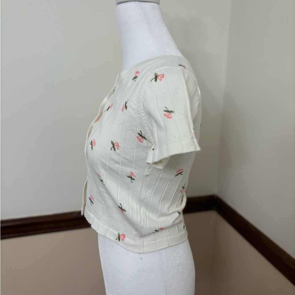 Floral Button-Up Top - Picture 3 of 4